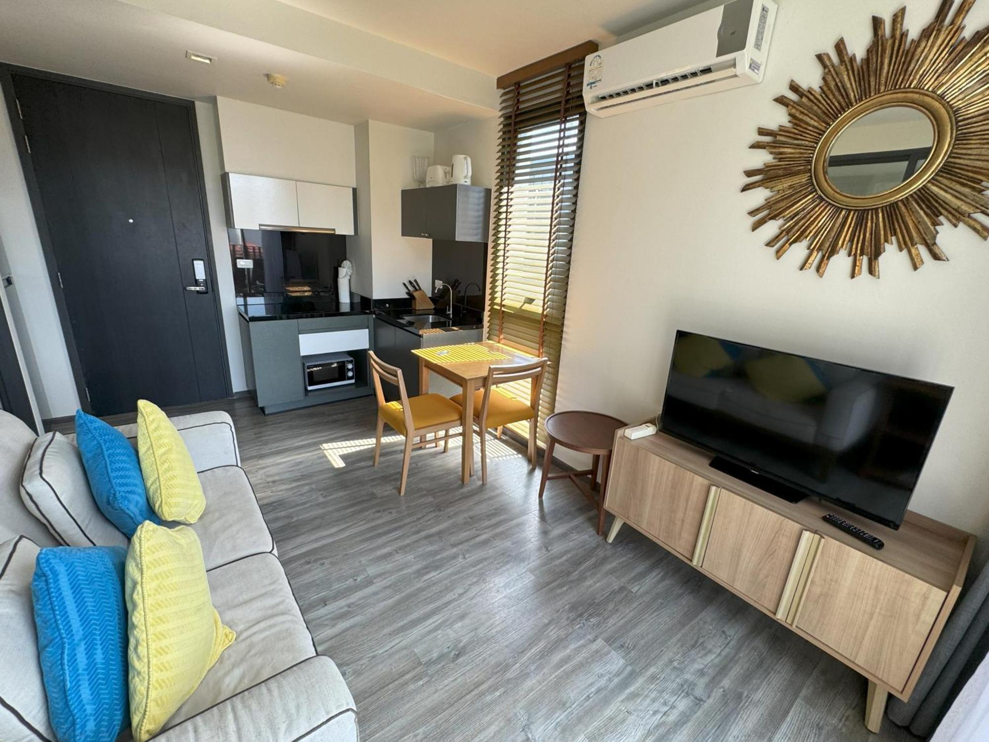 The Deck Condominium By Lofty Patong Dış mekan fotoğraf